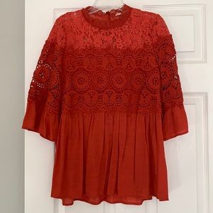 Lacey 1/4 length Sleeve Top